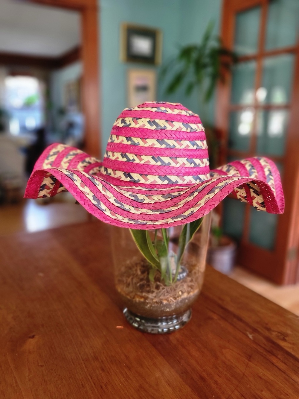 Handwoven Philippines Fuchsia Purple Wavy Wide Brim Straw hat NWOT